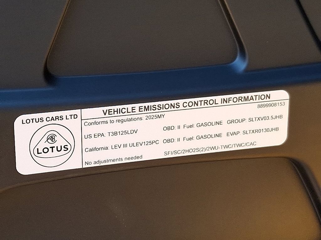 Used 2025 Lotus Emira RWD image 31