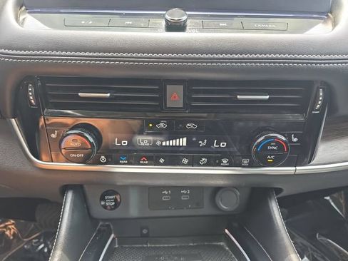 Used 2024 Nissan Rogue Platinum w/ Platinum Premium Package FWD image 29