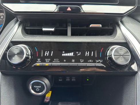 Certified 2024 Toyota Venza LE image 41