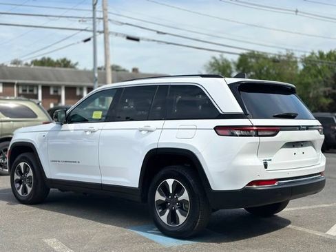 Used 2023 Jeep Grand Cherokee 4WD 4xe image 5