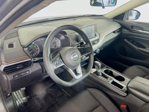 Used 2023 Nissan Altima 2.5 SV FWD image 11