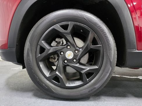Used 2025 Chevrolet Trax LS w/ LS Convenience Package FWD image 5
