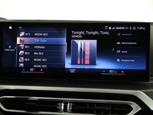 Used 2024 BMW 330i Sedan w/ M Sport Package RWD image 30