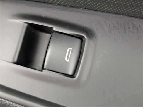 Certified 2023 Chevrolet Traverse Premier w/ Redline Edition image 38