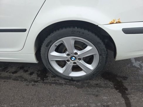 Used 2004 BMW 330xi Sedan image 10