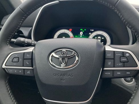 Certified 2025 Toyota Highlander XSE AWD/4WD image 21
