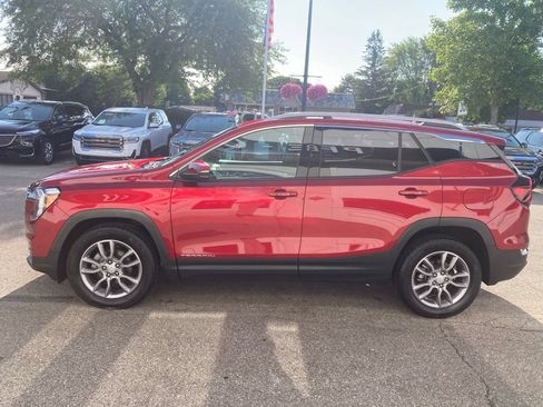 Certified 2023 GMC Terrain SLT w/ Infotainment Package II AWD/4WD image 8