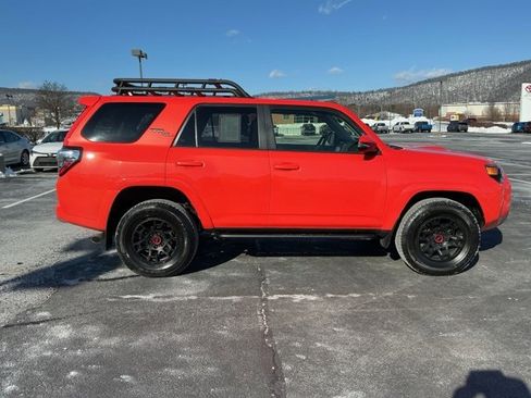 Used 2024 Toyota 4Runner TRD Off-Road Premium image 7