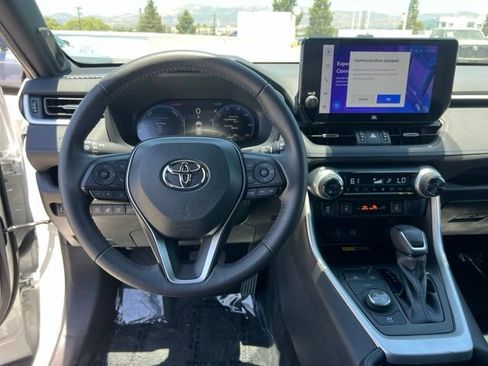 Used 2023 Toyota RAV4 XSE AWD/4WD image 12