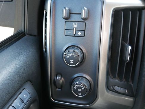 Used 2017 Chevrolet Silverado 1500 LTZ Z71 w/ LTZ Plus Package AWD/4WD image 29