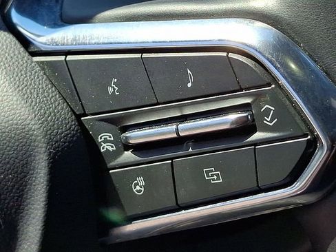 Used 2025 Chevrolet Equinox LT FWD image 22