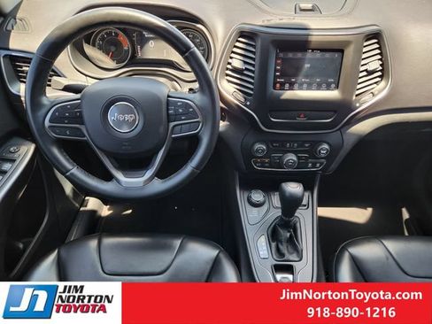 Used 2019 Jeep Cherokee Latitude Plus AWD/4WD image 26