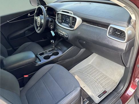 Used 2018 Kia Sorento LX image 20