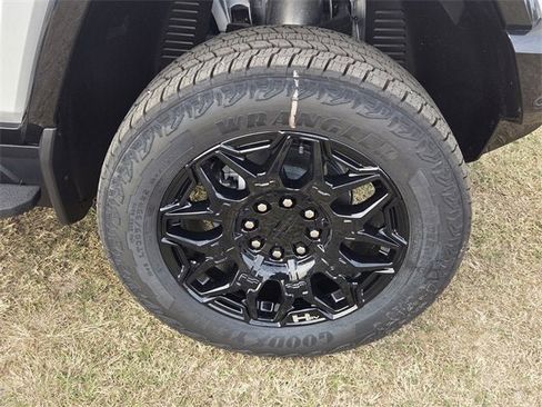 New 2026 GMC Hummer EV SUV image 16