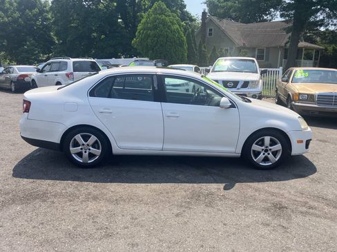 Used 2009 Volkswagen Jetta SEL FWD image 6