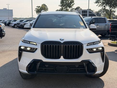 Used 2024 BMW X7 xDrive40i w/ M Sport Package AWD/4WD image 6
