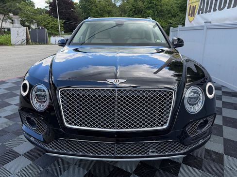 Used 2020 Bentley Bentayga Plug-In Hybrid AWD/4WD image 10