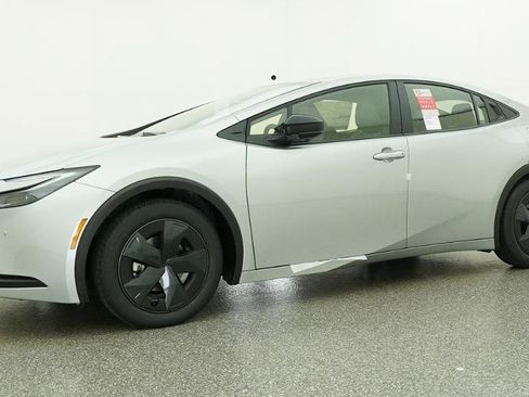 New 2026 Toyota Prius LE FWD image 21