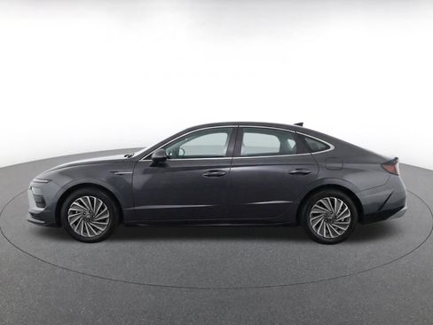 Used 2025 Hyundai Sonata SEL FWD image 4