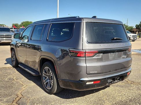 Used 2022 Jeep Wagoneer Series III AWD/4WD image 2
