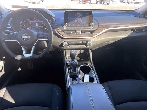 Used 2023 Nissan Altima 2.5 SV image 14