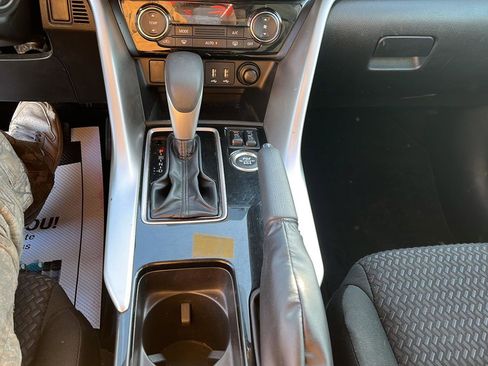 Used 2024 Mitsubishi Eclipse Cross LE image 24