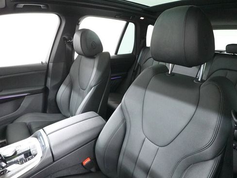 Used 2022 BMW X5 xDrive40i w/ Parking Assistance Package image 12