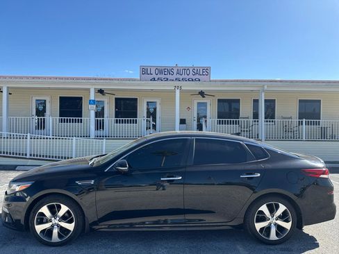 Used 2019 Kia Optima S image 2