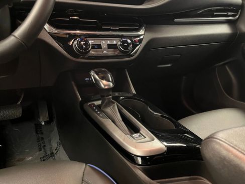 Used 2025 Buick Envista Sport Touring image 39