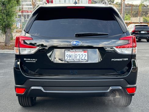 Used 2024 Subaru Forester Premium AWD/4WD image 9