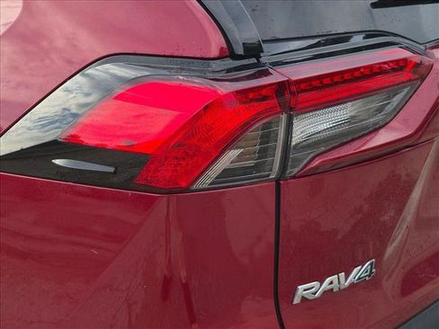 Used 2020 Toyota RAV4 XLE w/ Convenience Package AWD/4WD image 13