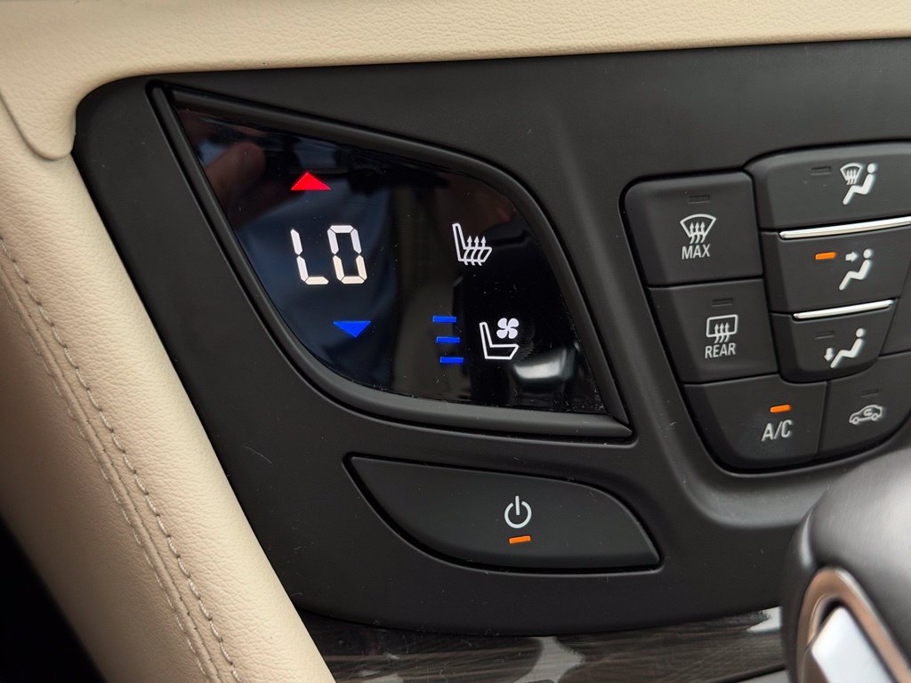 Used 2020 Buick Envision Premium w/ Driver Confidence Package AWD/4WD image 45