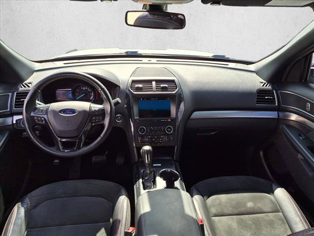Used 2019 Ford Explorer XLT w/ Equipment Group 202A FWD image 17