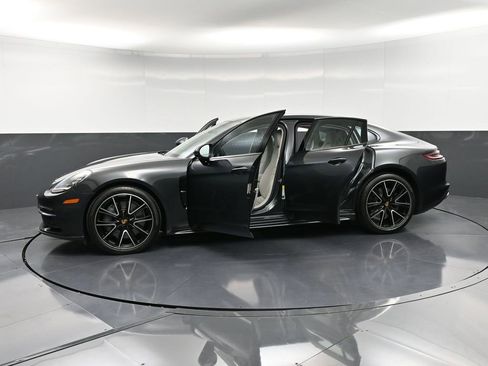 Certified 2018 Porsche Panamera 4S image 37