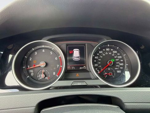 Used 2020 Volkswagen GTI SE FWD image 27