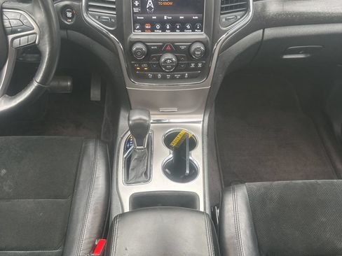 Used 2018 Jeep Grand Cherokee Altitude RWD image 18