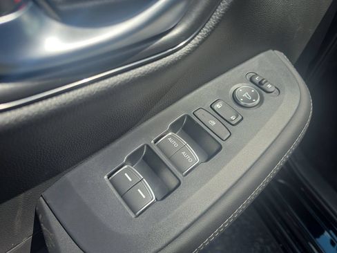 New 2027 Honda HR-V EX-L image 8