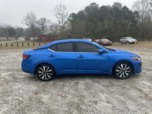 Used 2024 Nissan Sentra SV w/ SV Premium Package image 4
