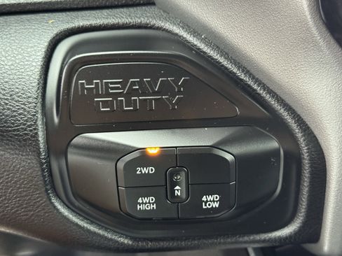Used 2025 RAM 2500 Laramie AWD/4WD image 21