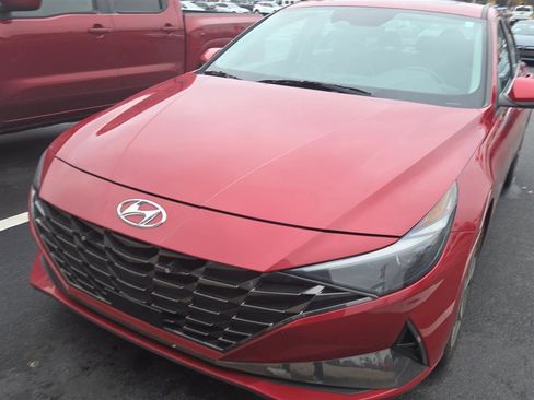 Used 2023 Hyundai Elantra Limited image 13