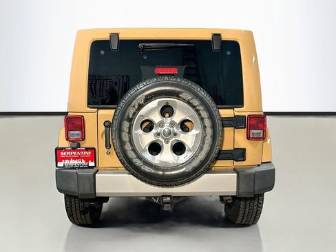 Used 2013 Jeep Wrangler Unlimited Sahara image 7