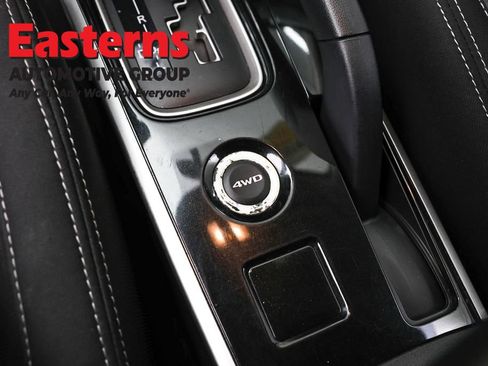 Used 2018 Mitsubishi Outlander AWD image 19