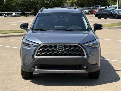Used 2025 Toyota Corolla Cross XLE w/ Convenience Package AWD/4WD image 8