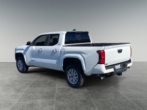 Used 2024 Toyota Tacoma SR5 RWD image 3