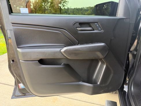 Used 2024 Chevrolet Colorado Trail Boss w/ Technology Package AWD/4WD image 18