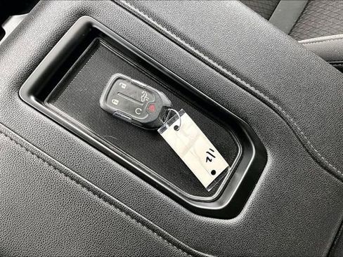 Used 2021 GMC Sierra 1500 Elevation image 9