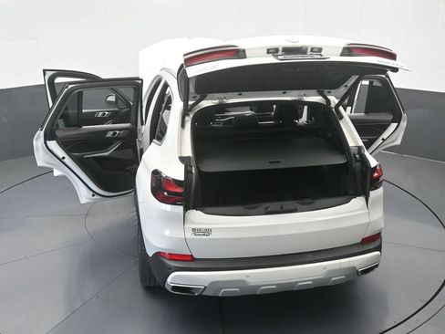 Used 2025 BMW X5 xDrive50e AWD/4WD image 70