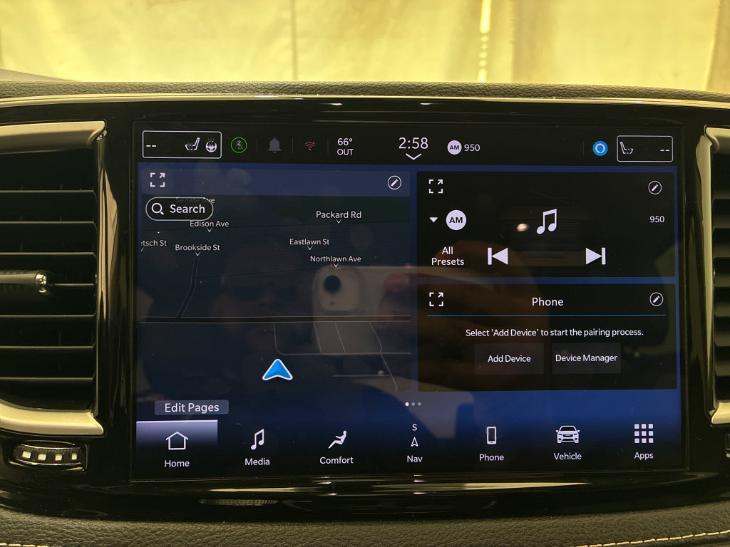 Used 2024 Chrysler Pacifica Limited FWD image 19