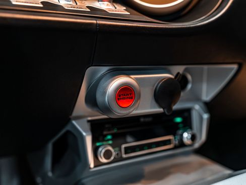 Used 2006 Ford GT image 16