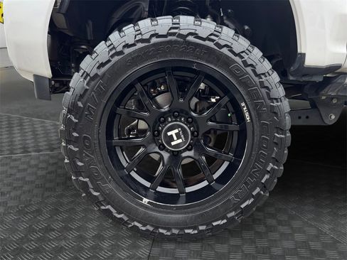 Used 2019 Ford F250 Platinum w/ Platinum Ultimate Package image 14